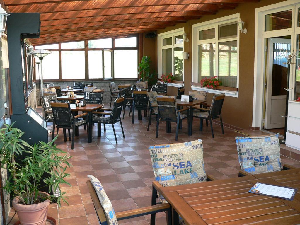 Penzion-Restaurant U Svabku Тахов Экстерьер фото